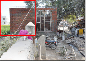 मंदिर की जमीन इर्न्सट में लाल रंग घेरे में अतिक्रतीयों की चपेट में