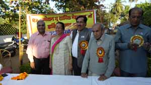 T Manwani Anand with Laxman das Keswani,Lal khatri and Sona Manwani