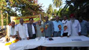 T Manwani Anand with members