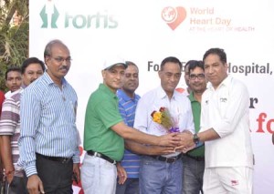 Mr. prateem Tamboli falicitates  Mayor along with Dr. Sameer Sharma, Dr. Rakesh Chittora & Dr. Alok Sharma