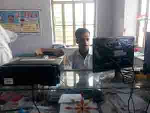 सरवाड पंचायत समिति की ग्राम पंचायत गोयला के अटल सेवा केन्द्र में स्थित ई-मित्रा केन्द्र एवं      संचालक गणेशसिंह राठौड। 