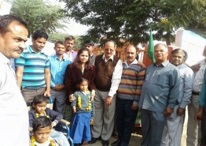 सर्वषिक्षा अभियान कार्यालय में विमदिंत बच्चों की रैली में हौसला अफजाई करती जिला प्रमुख वंदना नोगियां।