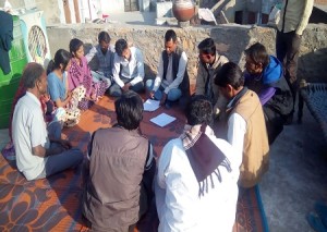 सरोज के परिवार के साथ