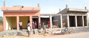 पीडित सहित तीन भाईयों का निर्माणाधीन मकान