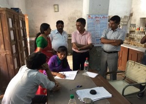 राजस्थान लोक सेवा आयोग के अध्यक्ष डाॅ. ललित के.पंवार अजमेर के एक परीक्षा केन्द्र पर आरएएस व      आरटीएस परीक्षा दे रहे अंध परीक्षार्थी के लिए किए गए इंतजाम का निरीक्षण करते हुए। 