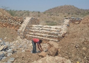 ग्राम पंचायत रूपनगर के फतेहगढ़सल्ला गांव में वर्षा जल के संग्रहण हेतु बनाया गया चैकडेम।