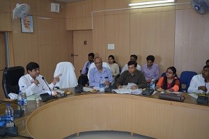 शाम की षिफ्ट में अनुपस्थित चिकित्सकों को मिलेगी चार्जषीट