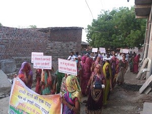 सुन्दलक को ओडीएफ करने निकाली प्रभात फेरी (1)