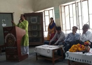 प्रधानाचार्यों के लीडरशिप प्रशिक्षण को सम्बोधित करते हुए शिक्षा राज्य मंत्राी प्रो. देवनानी । 