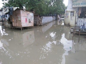 सीसवाली बस स्टेण्ड पर स्थित नाला जो अवरुद्ध हो रहा है