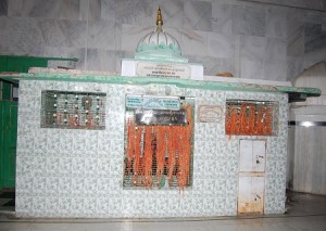 Sehan Baba Faried Pic By Nazeer Qadri
