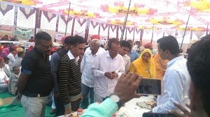 शुक्रवार को जवाजा क्षेत्रा में आयोजित हुए पं.दीनदयाल उपाध्याय जनकल्याण पंचायत शिविर में विधायक श्री शंकरसिंह रावत, प्रधान श्रीमती गायत्रा देवी रावत