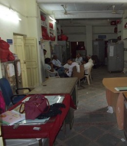 किशनगंज पंचायत समिति में कर्मचारियों ने की पेन डावन हड़ताल