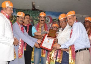 Dr Neeraj Daiya ka haldighatee me samman (2)